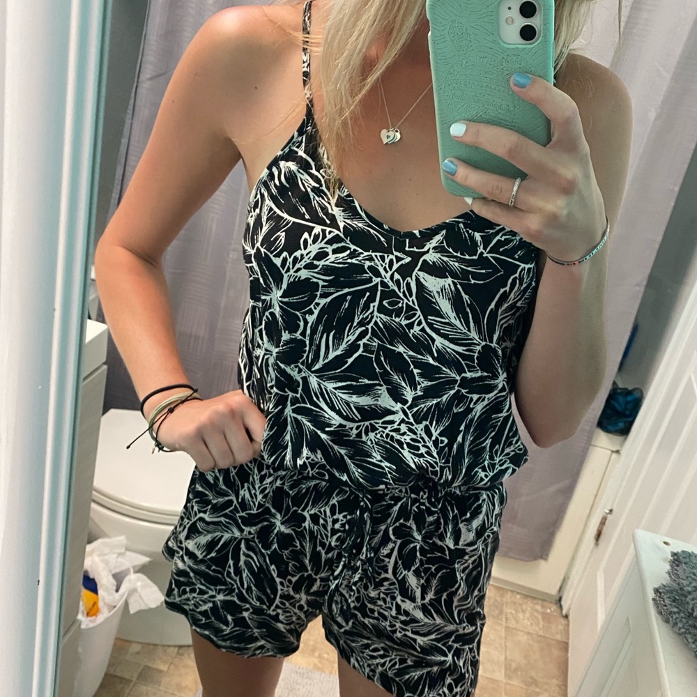 Romper - Picture 2 of 6